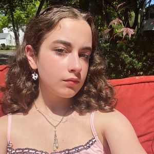 Meet your Posher, Stella